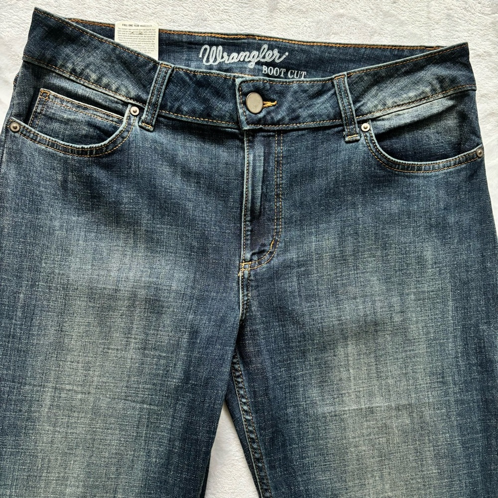 WRANGLER Classic Mid Rise Bootcut Blue Jeans--NWT—15 - Picture 2 of 14